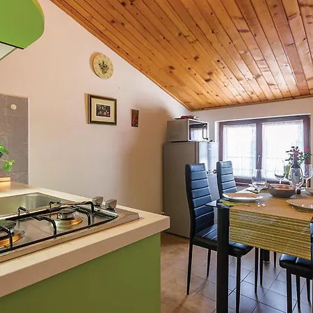 Appartement Cozy In With Wifi Pula